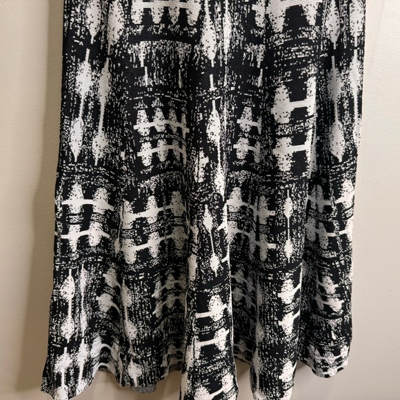 Carmen Marc Valvo Scoop Neck Graphic Print Fit & Flare Dress Size Small - Picture 8 of 9